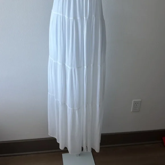 Tiered Dress SZ M White Maxi Beachy Smocked Ruffle Cottagecore Resort Fairycore - Picture 15 of 16